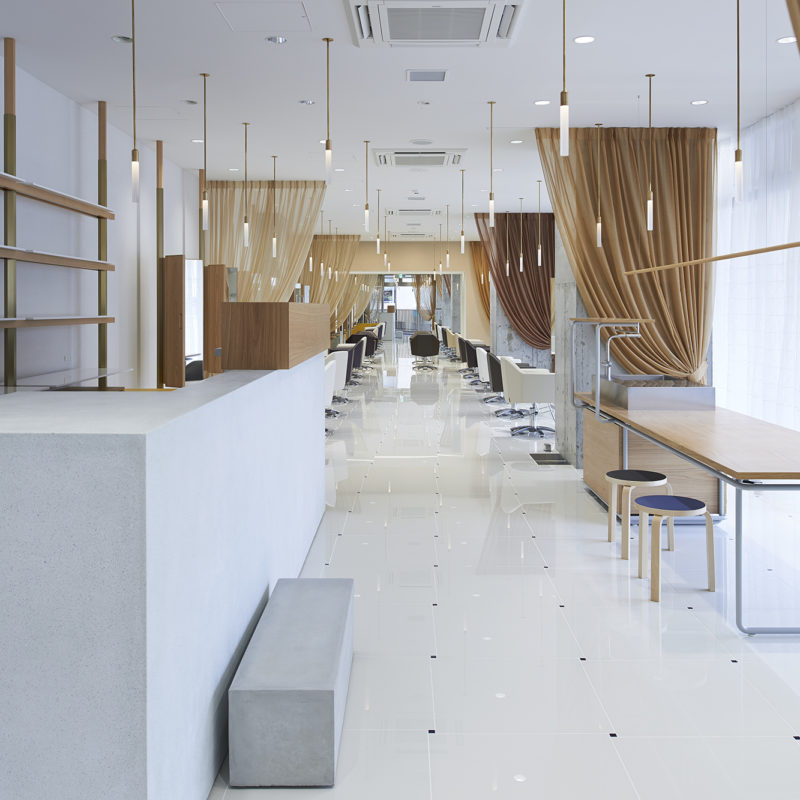 ///// in 「SALONE CINQ」